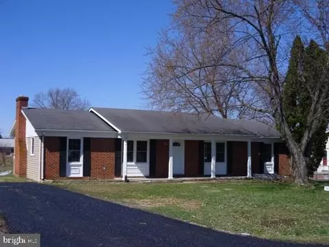 110 Amelia Ave, Stephens City, VA 22655