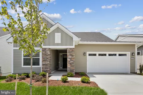 108 Cowbird St, Lake Frederick, VA 22630