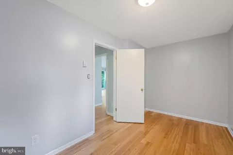 Bedroom - 319 Masters Dr, Cross Junction, VA 22625 photo 3 of 5