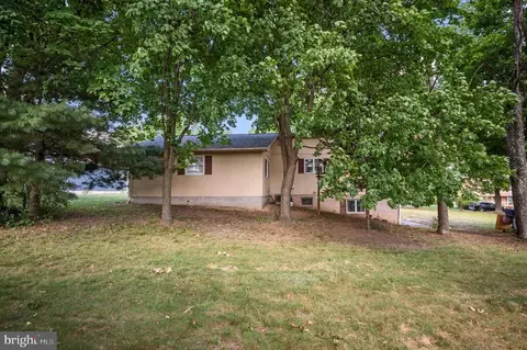 Exterior - 319 Masters Dr, Cross Junction, VA 22625 photo 6 of 8