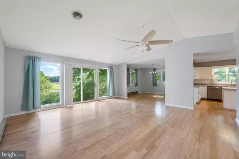 Living - 319 Masters Dr, Cross Junction, VA 22625 photo 1 of 5