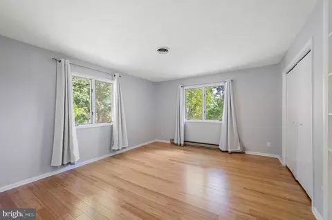 Bedroom - 319 Masters Dr, Cross Junction, VA 22625 photo 1 of 5