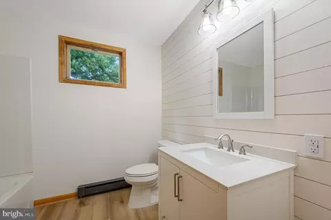 Bath - 319 Masters Dr, Cross Junction, VA 22625 photo 2 of 2