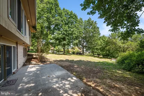 Exterior - 319 Masters Dr, Cross Junction, VA 22625 photo 5 of 8