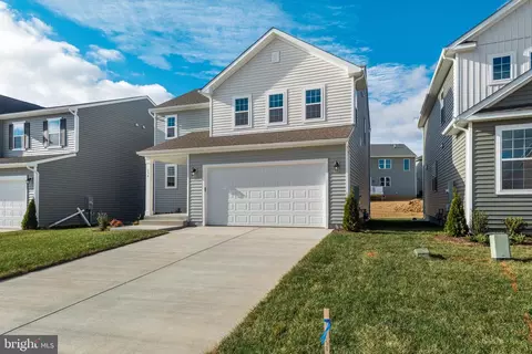 127 Midsummer Ln, Middletown, VA 22645