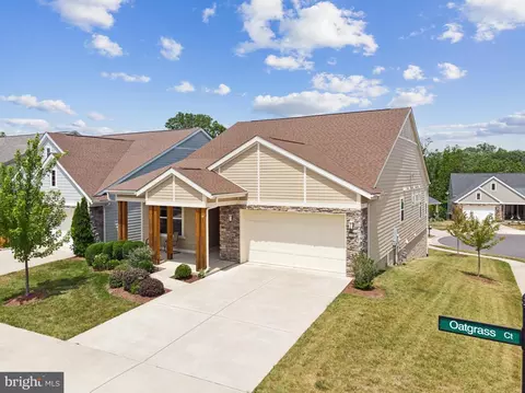 100 Oatgrass Ct, Lake Frederick, VA 22630