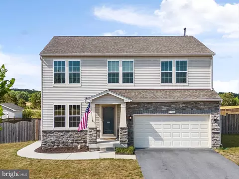 136 Eleven Moons Pl, Stephens City, VA 22655