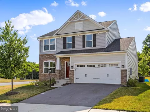 130 Emperor Dr, Lake Frederick, VA 22630