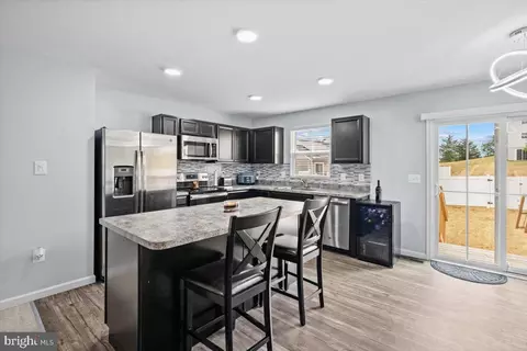 111 Woolen Mills Dr, Middletown, VA 22645 photo 4