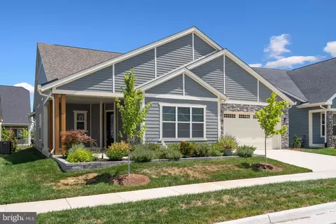 157 Milkweed Dr, Lake Frederick, VA 22630