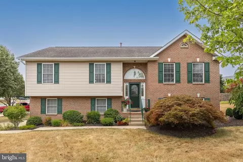 207 Goldenrod Rd, Winchester, VA 22602