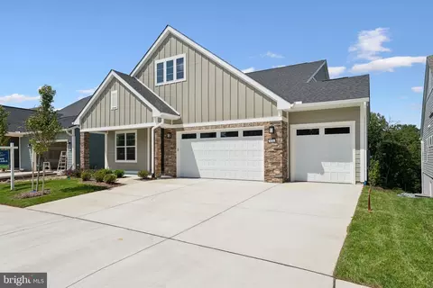 126 Nandina Pl, Lake Frederick, VA 22630