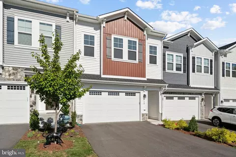 110 Choke Cherry Ct, Lake Frederick, VA 22630