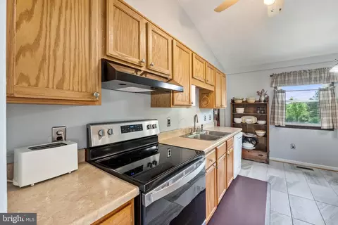 Kitchen - 168 Featherstone Ct, Stephenson, VA 22656 photo 3 of 3