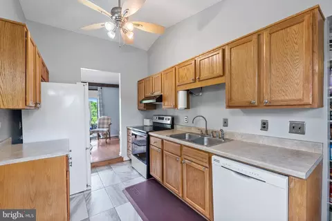 Kitchen - 168 Featherstone Ct, Stephenson, VA 22656 photo 2 of 3