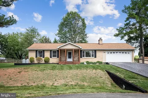 112 Carroll Dr, Stephens City, VA 22655