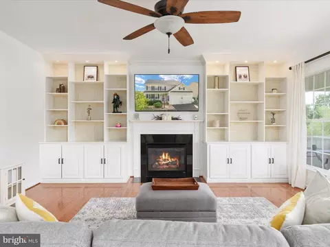 Living - 109 Starburst St, Stephenson, VA 22656 photo 3 of 7