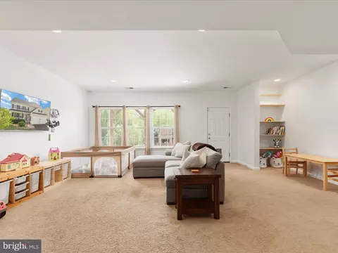 Living - 109 Starburst St, Stephenson, VA 22656 photo 6 of 7