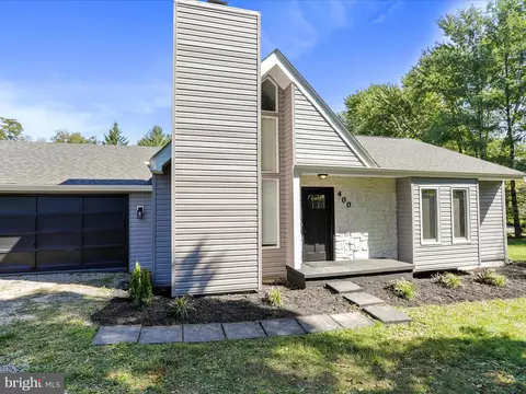400 Masters Dr, Cross Junction, VA 22625