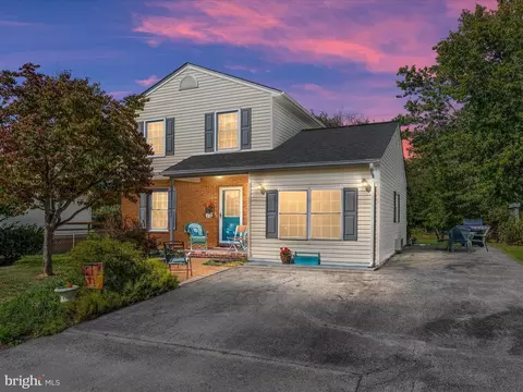 107 Edgewood Dr, Winchester, VA 22602