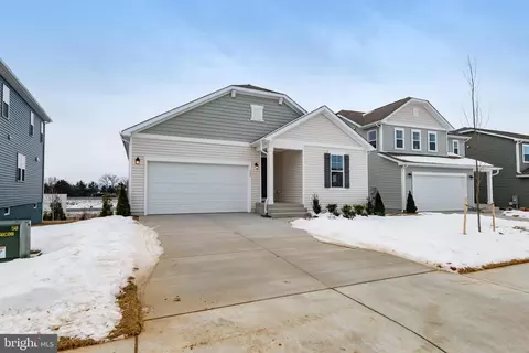 137 Midsummer Ln, Middletown, VA 22645