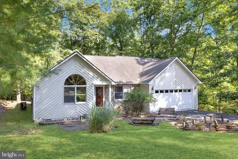 198 Greenbriar Cir, Cross Junction, VA 22625