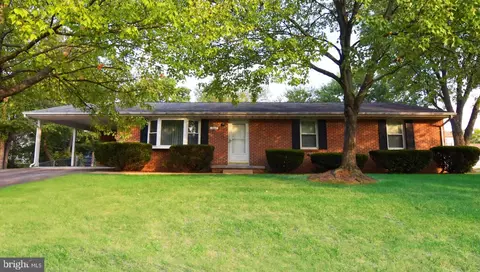 104 Yale Dr, Winchester, VA 22602