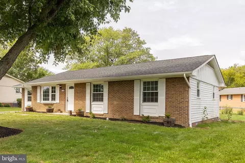 106 Amelia Ave, Stephens City, VA 22655