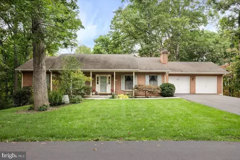 138 Stuart Dr, Winchester, VA 22602