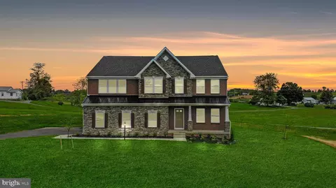 142 Inez Ln, Stephens City, VA 22655