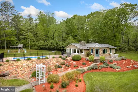 2236 S Pifer Rd, Star Tannery, VA 22654