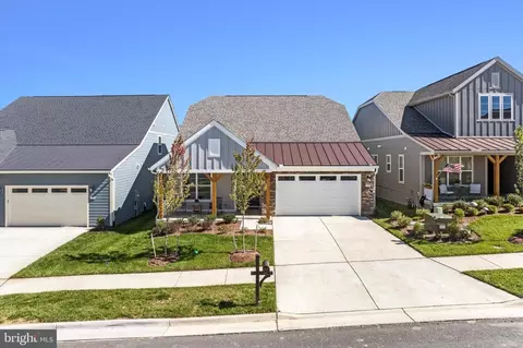 129 Cowbird St, Lake Frederick, VA 22630