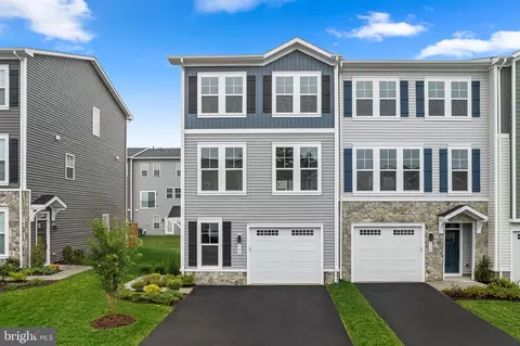 122 Leather Flower Dr, Lake Frederick, VA 22630