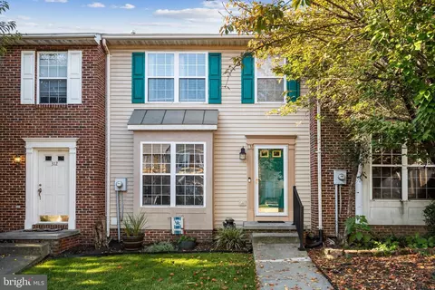 310 Sutton Ct, Winchester, VA 22601