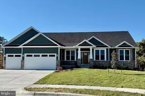 310 Summerfield Dr, Winchester, VA 22602