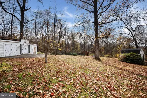 Exterior - 6953 Middle Rd, Middletown, VA 22645 photo 2 of 15