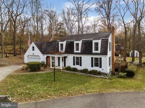 Exterior - 6953 Middle Rd, Middletown, VA 22645 photo 11 of 15
