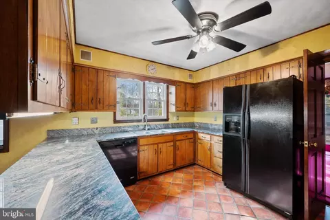 Kitchen - 6953 Middle Rd, Middletown, VA 22645 photo 1 of 4