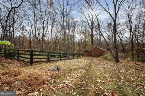 Exterior - 6953 Middle Rd, Middletown, VA 22645 photo 3 of 15