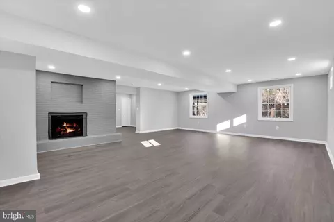 Living - 7005 Middle Rd, Middletown, VA 22645 photo 3 of 4