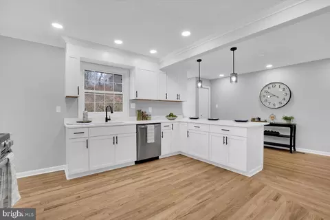 Kitchen - 7005 Middle Rd, Middletown, VA 22645 photo 4 of 4