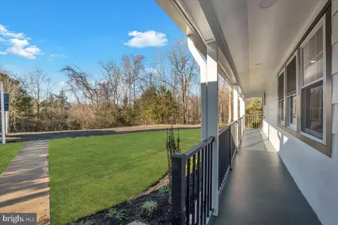 Exterior - 7005 Middle Rd, Middletown, VA 22645 photo 5 of 9