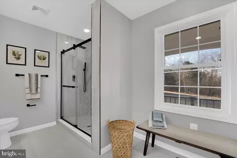 Entry Way - 7005 Middle Rd, Middletown, VA 22645 photo 3 of 4