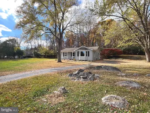 435 Orchard Dale Dr, Clear Brook, VA 22624
