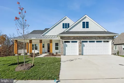 104 Nandina Pl, Lake Frederick, VA 22630