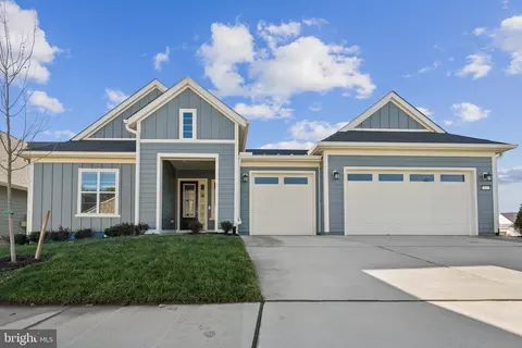 137 Foam Flower Dr, Lake Frederick, VA 22630