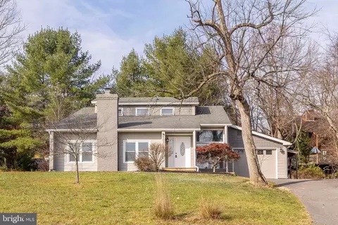 503 Masters Dr, Cross Junction, VA 22625