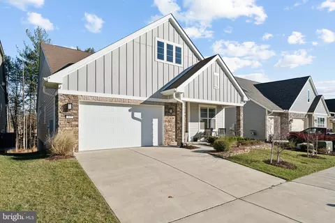 132 Foam Flower Dr, Lake Frederick, VA 22630