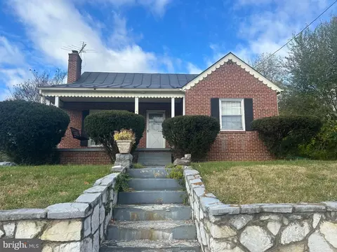 5117 Main St, Stephens City, VA 22655