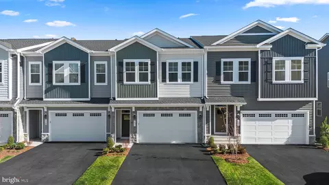 131 Leather Flower Dr, Lake Frederick, VA 22630
